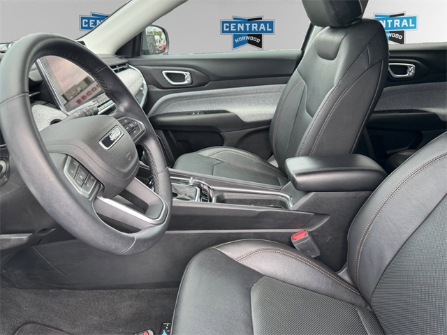 2022 Jeep Compass Latitude Lux photo 9
