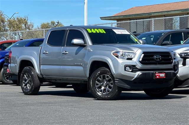 2023 Toyota Tacoma SR5 photo 2