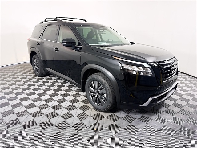 2025 Nissan Pathfinder SV's photo