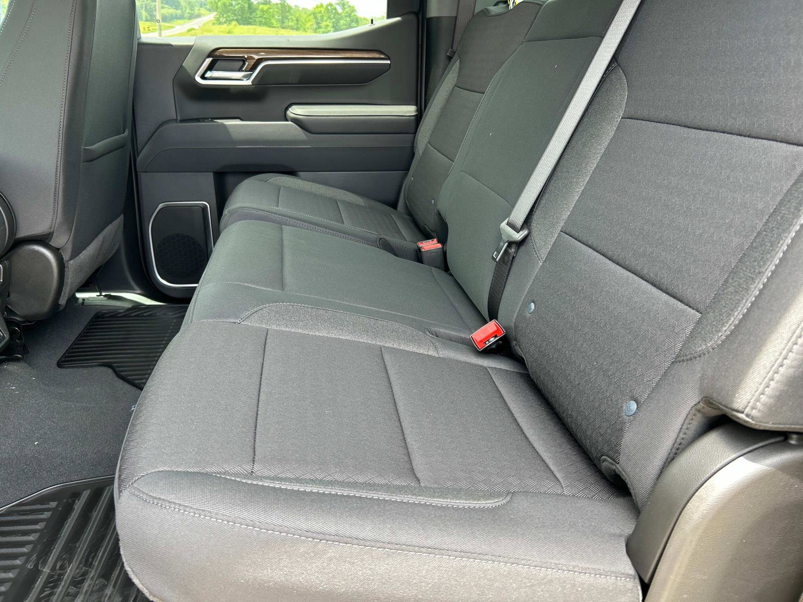 2025 Chevrolet Silverado 1500 LT photo 17
