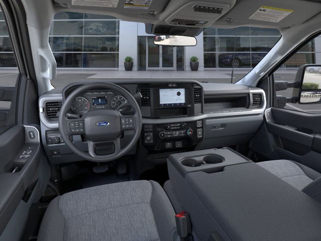 2025 Ford F-350 photo 9