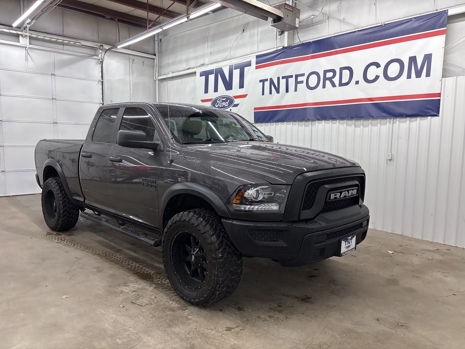 2022 Ram 1500 Classic Warlock photo 2