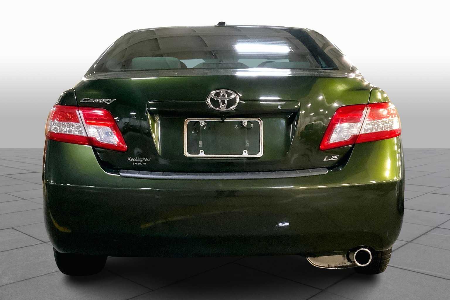 2011 Toyota Camry LE photo 4