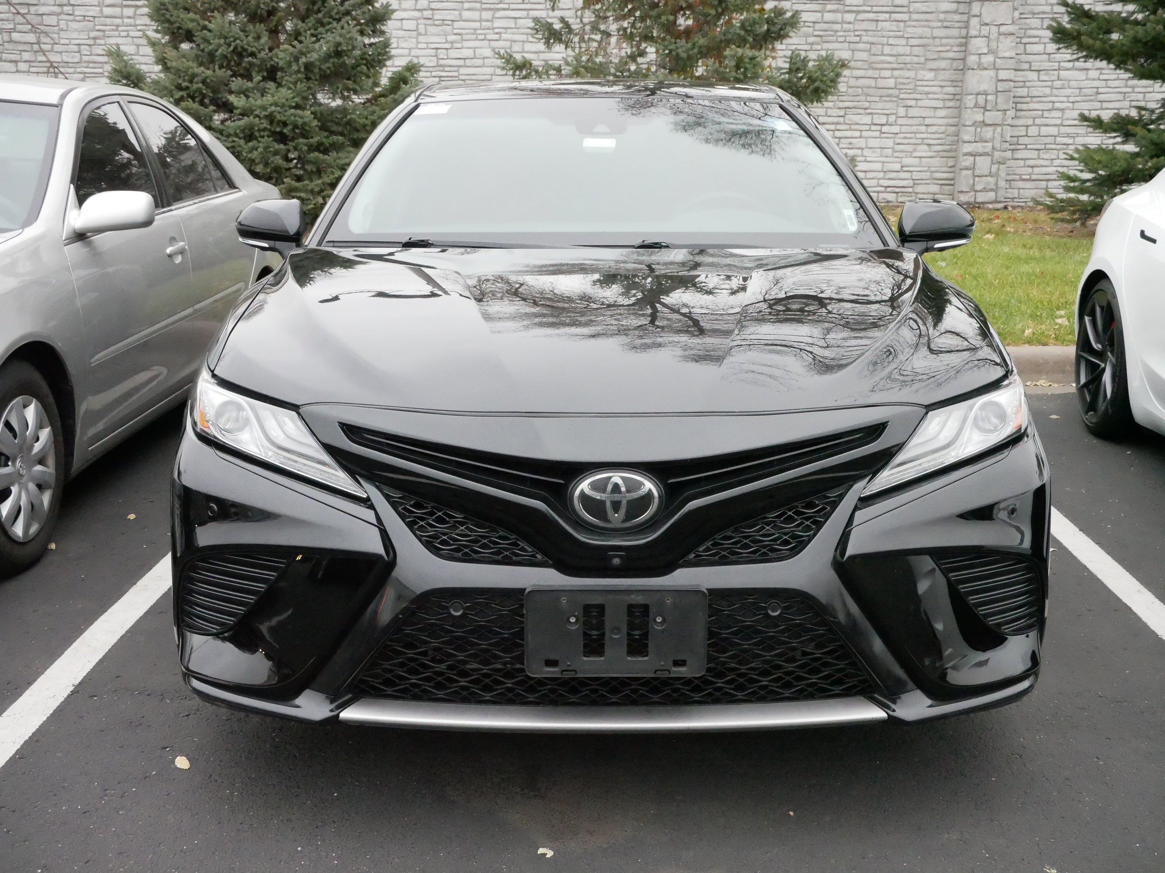 Used 2018 Toyota Camry XSE with VIN 4T1BZ1HK7JU016891 for sale in Brooklyn Center, Minnesota