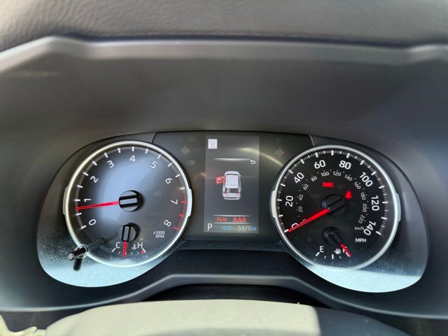 2022 Toyota RAV4 LE photo 26