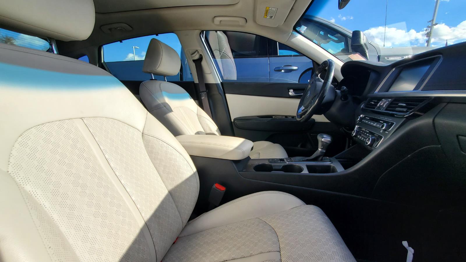 2017 Kia Optima Hybrid EX photo 4