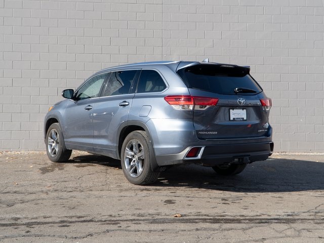 2019 Toyota Highlander Limited Platinum photo 2