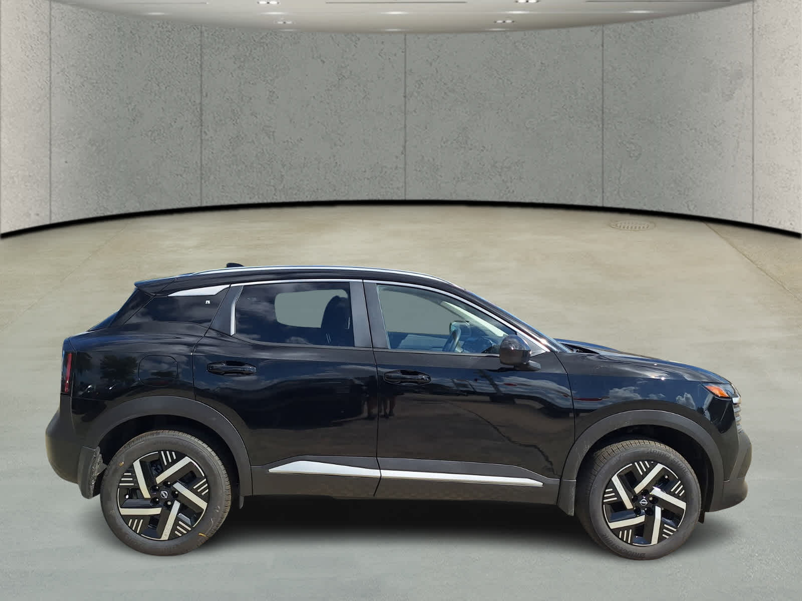 2026 Nissan Kicks SV photo 6