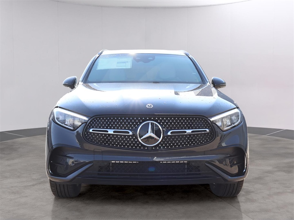 2025 Mercedes Benz GLC 300 4MATIC photo 2