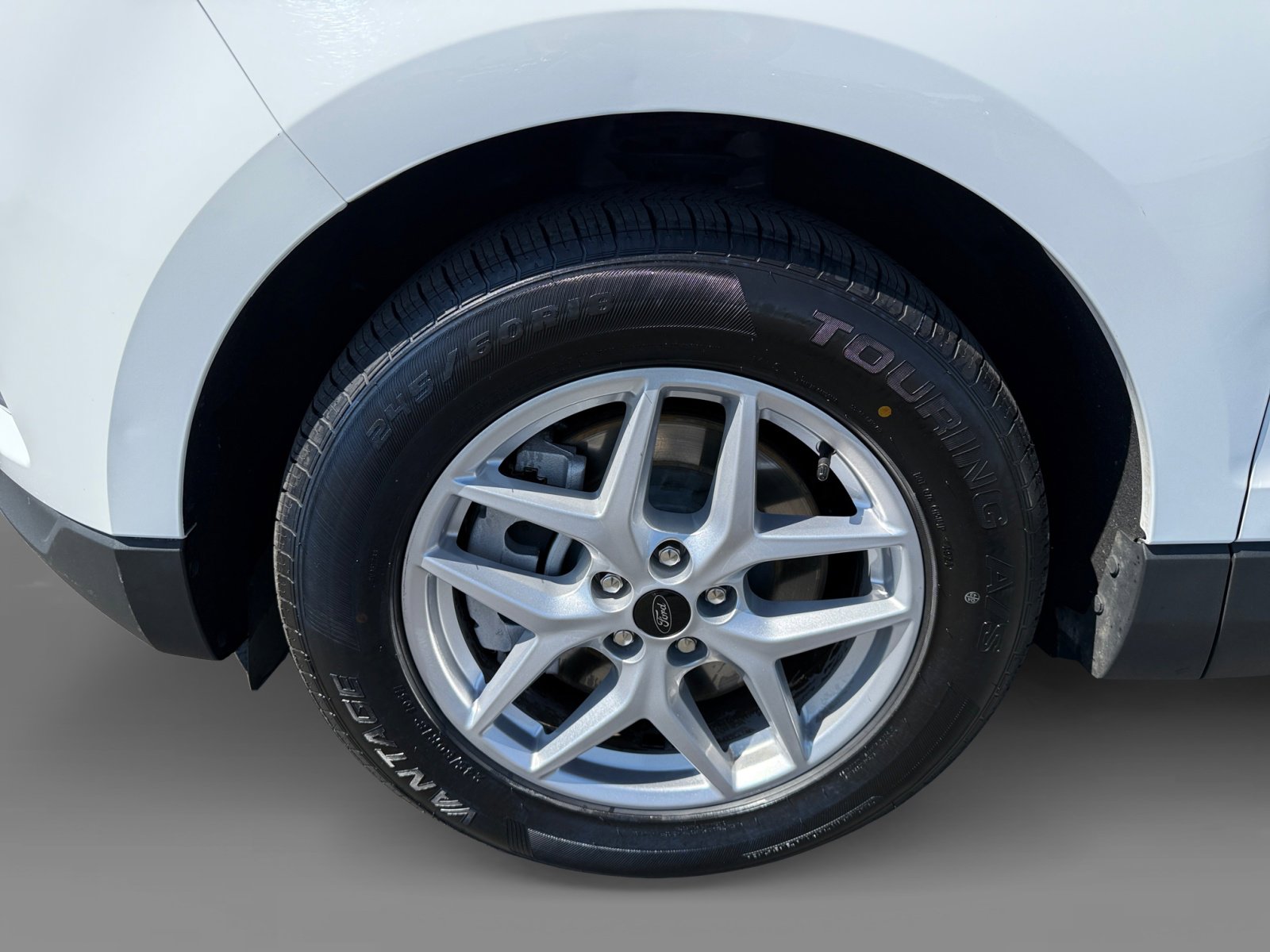 2024 Ford Edge SEL photo 9