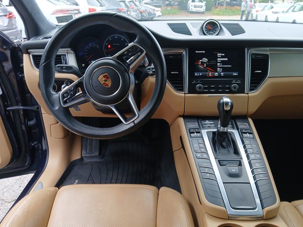 2017 Porsche Macan Turbo photo 13