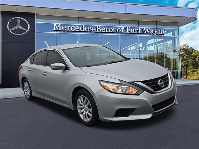 2016 Nissan Altima S's photo