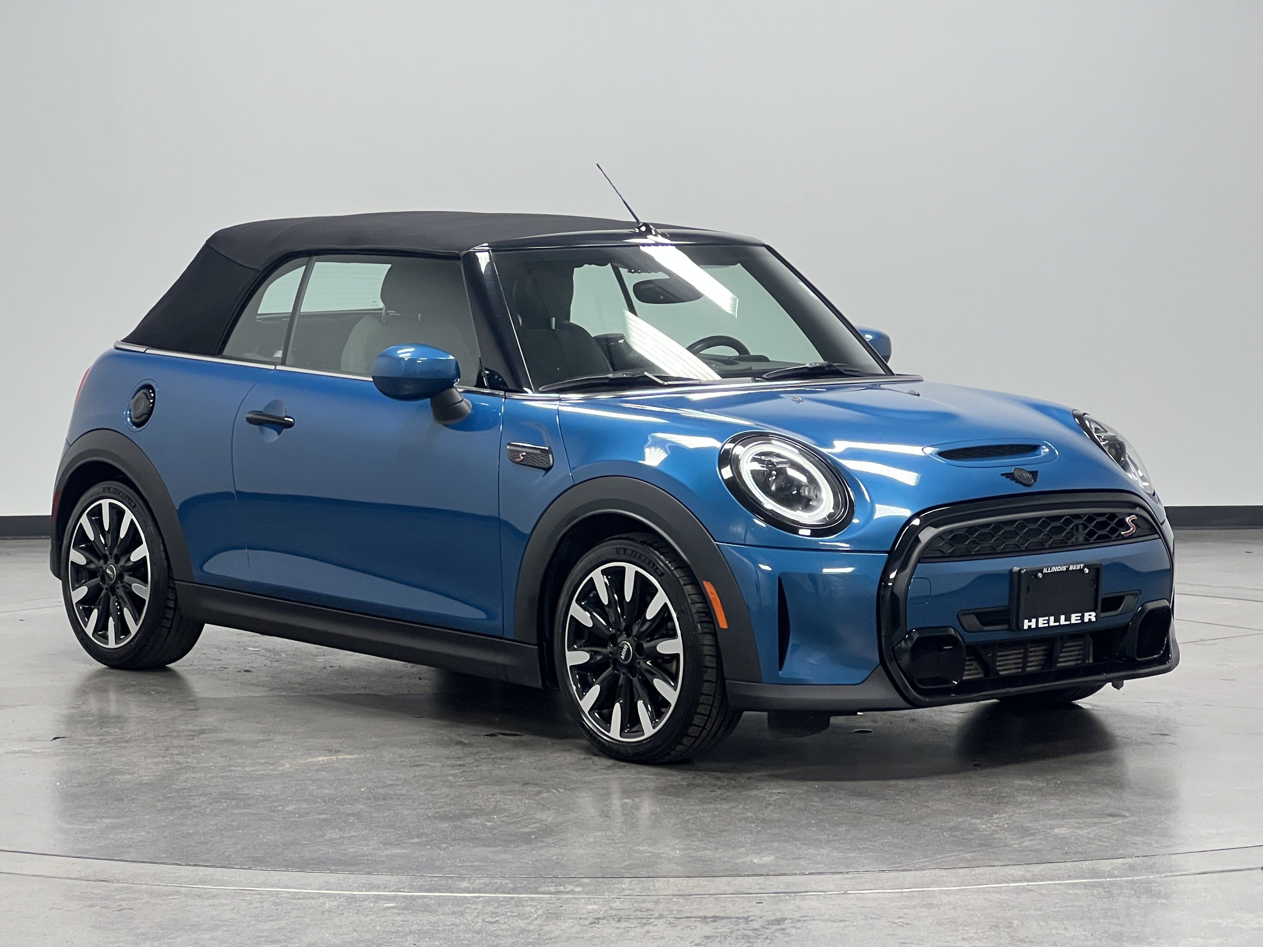 2023 Mini Cooper Convertible S photo 9