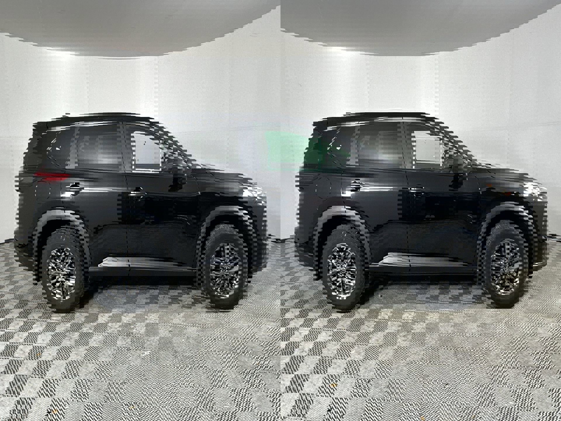 2025 Nissan Rogue S photo 8