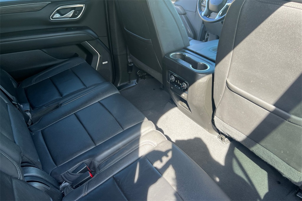 2023 Chevrolet Suburban LT photo 21