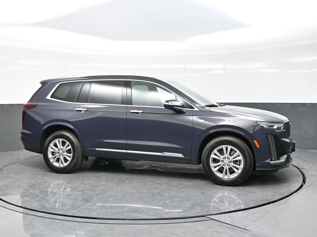 2025 Cadillac XT6 Luxury photo 4