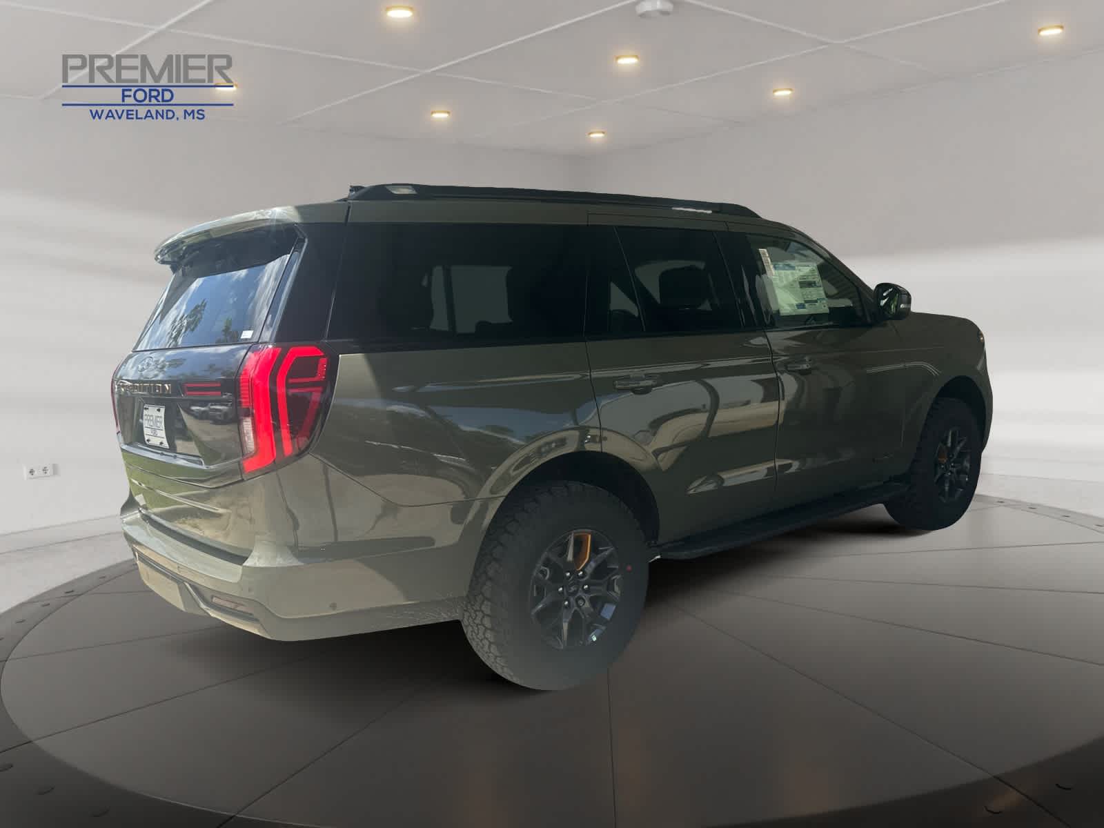 2025 Ford Expedition photo 5