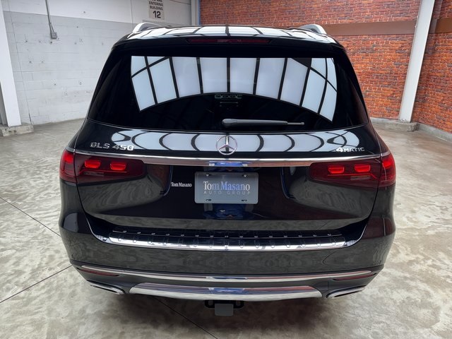 2025 Mercedes Benz GLS 450 4MATIC photo 4