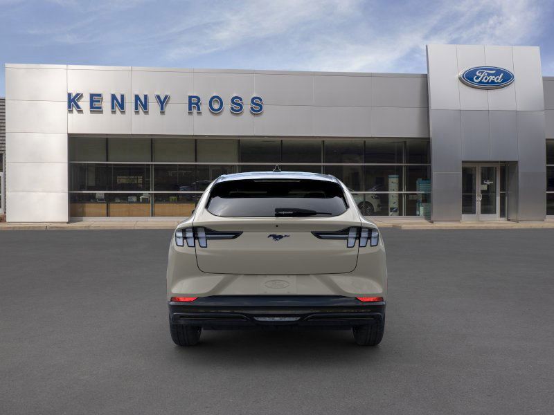 2025 Ford Mustang Mach-E Premium photo 4