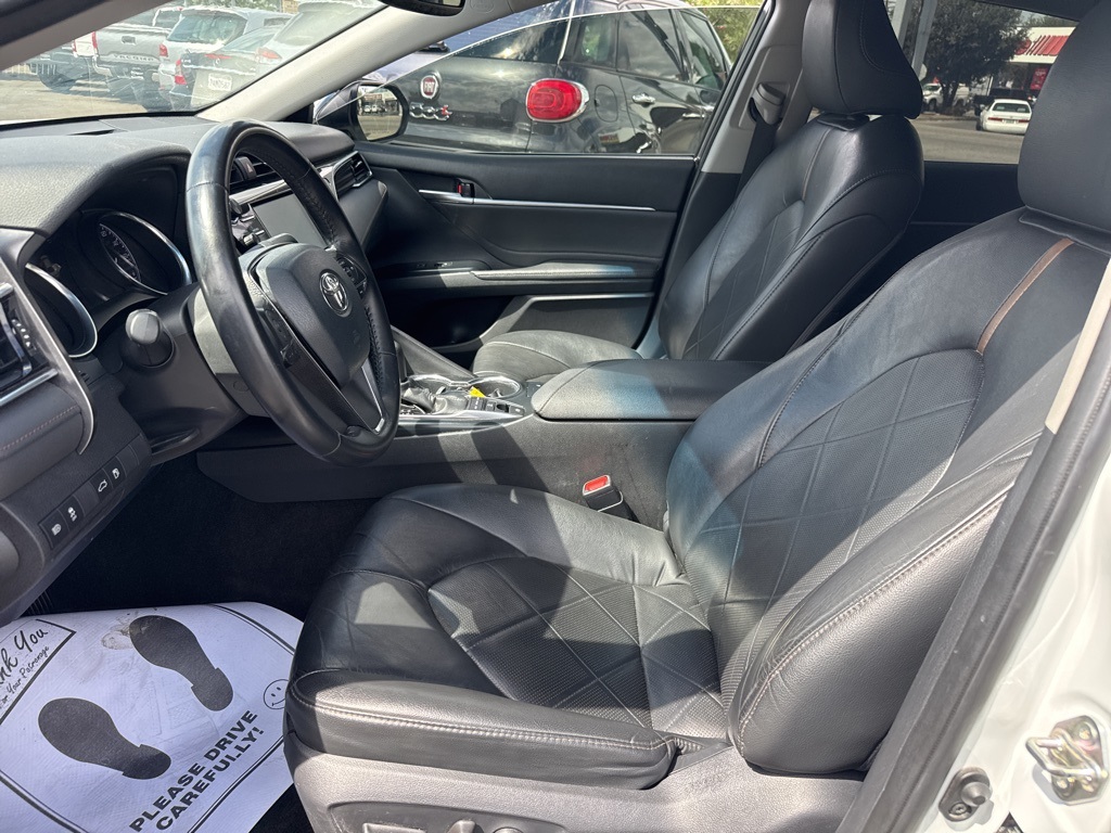 2018 Toyota Camry XLE photo 5