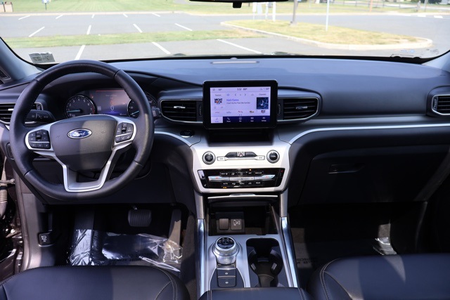 2022 Ford Explorer XLT photo 13