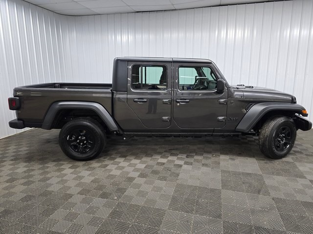 2025 Jeep Gladiator Sport photo 2