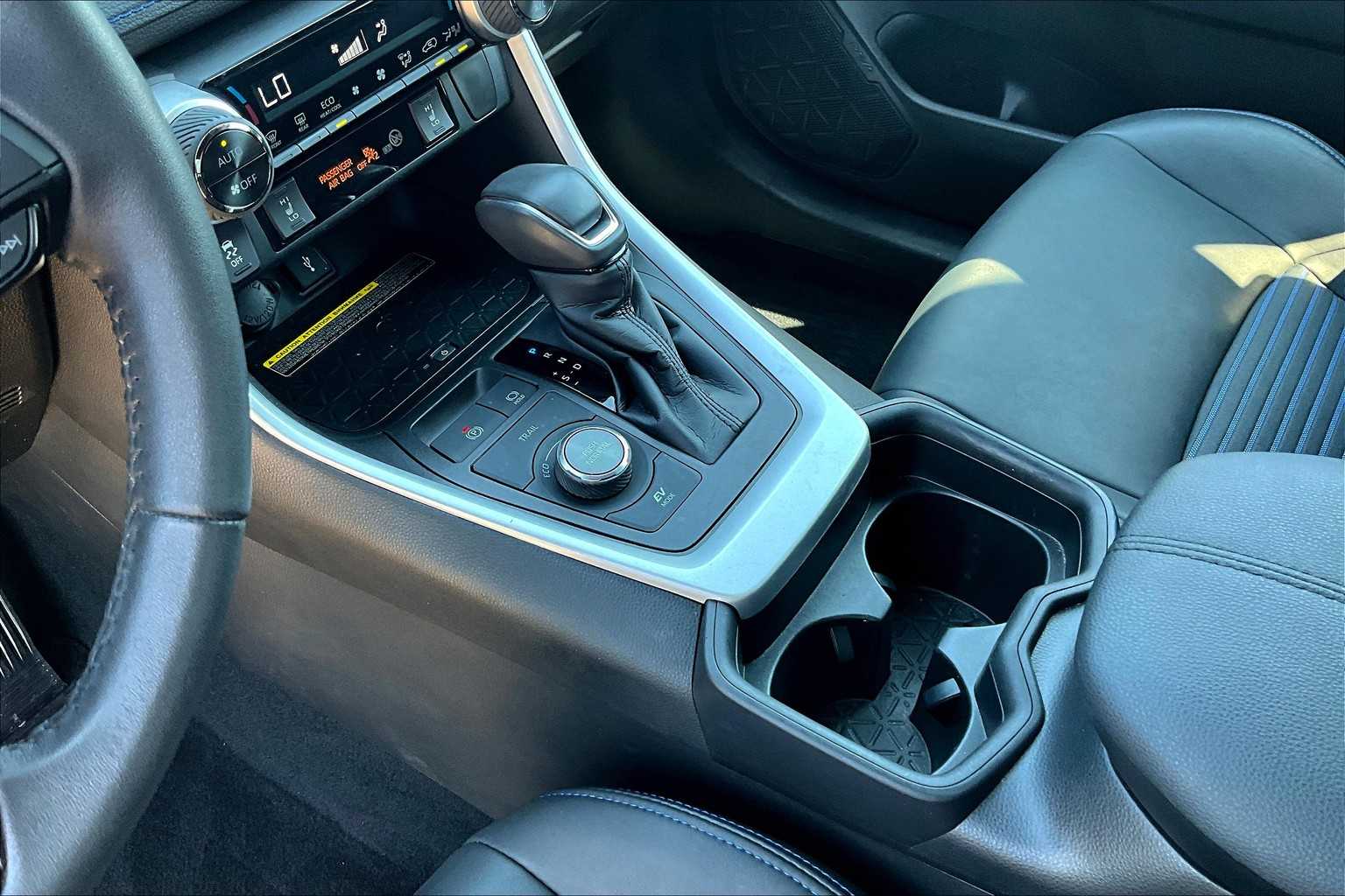 2021 Toyota RAV4 Hybrid XSE photo 15