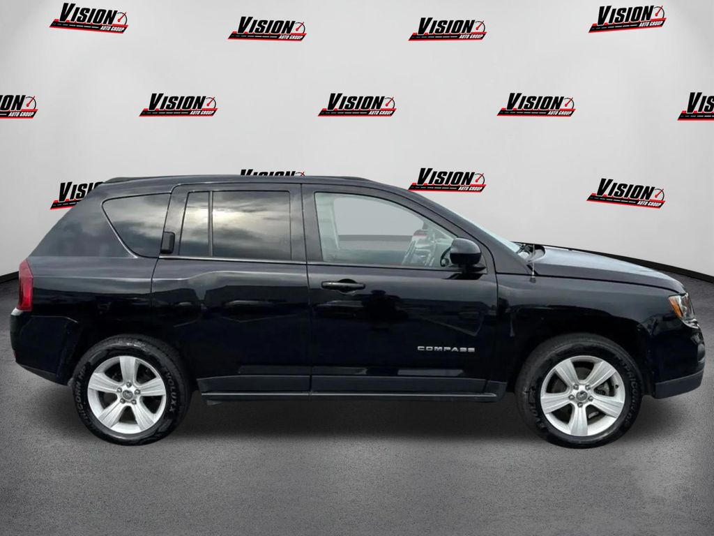 2017 Jeep Compass Latitude photo 4