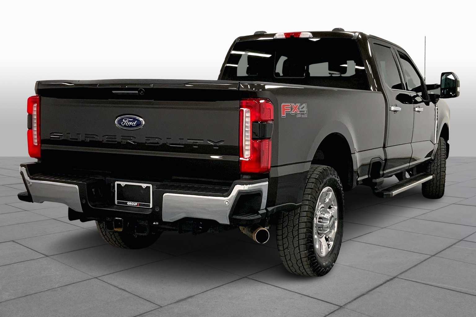 2024 Ford F-350 Lariat photo 12