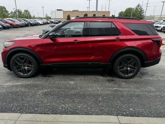 2025 Ford Explorer ST photo 2