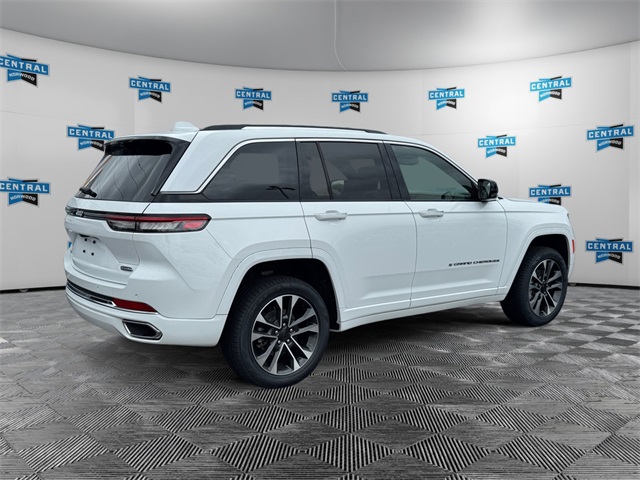 2022 Jeep Grand Cherokee Overland photo 4
