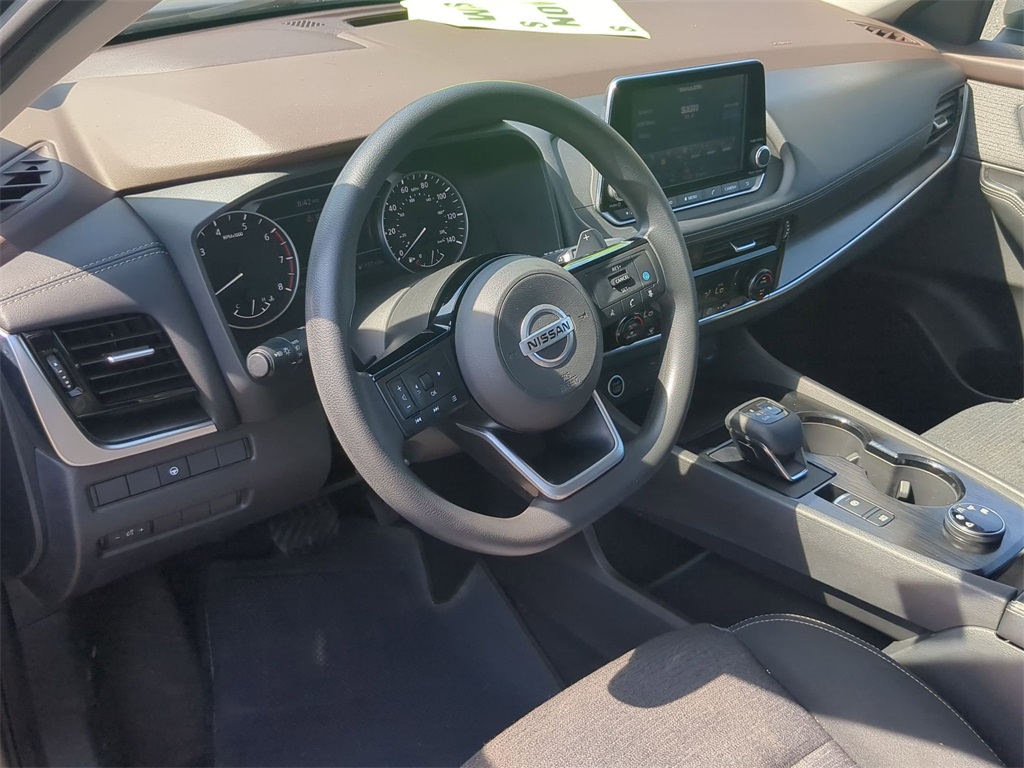 2021 Nissan Rogue SV photo 12