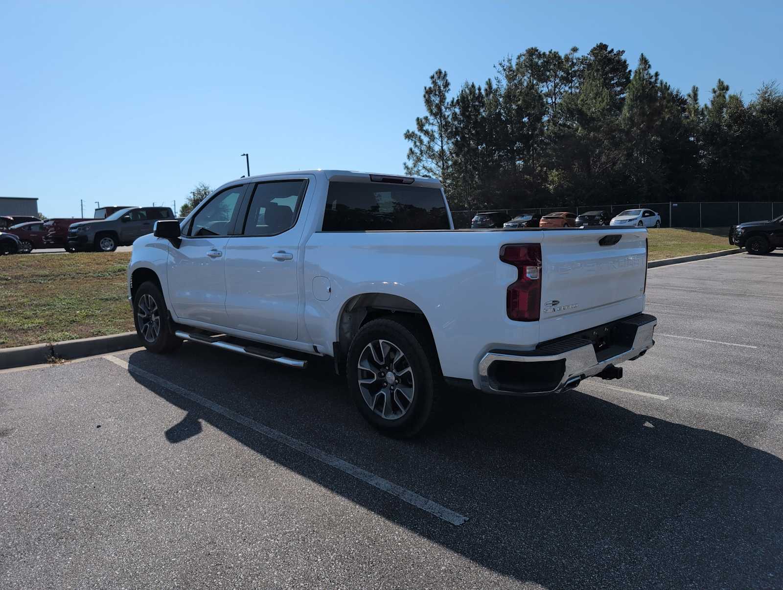 2025 Chevrolet Silverado 1500 LT photo 3