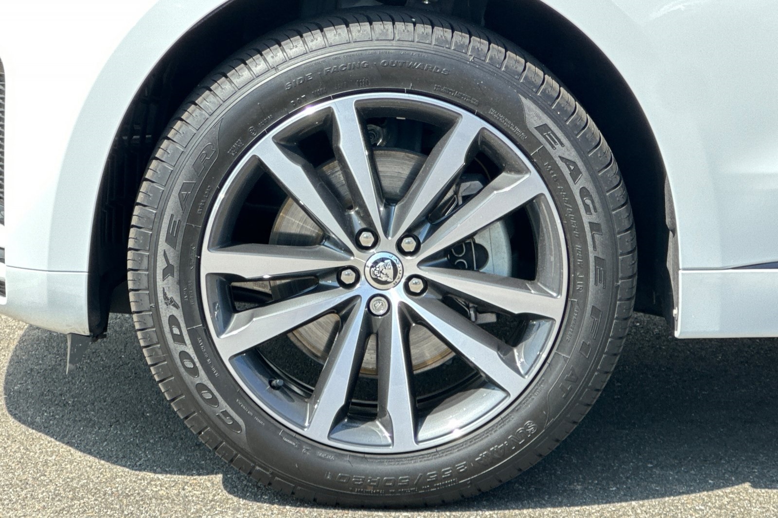 2025 Jaguar F-PACE P250 R-Dynamic S photo 32