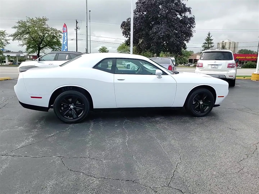 2023 Dodge Challenger SXT photo 9