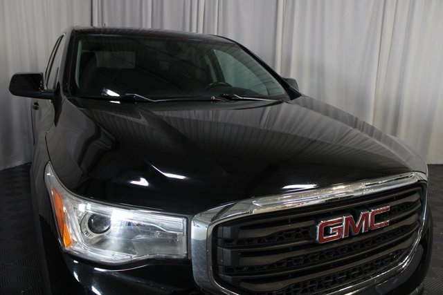 2017 Gmc Acadia SLE photo 3