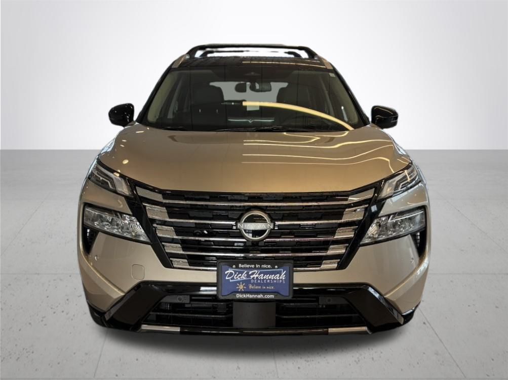 2026 Nissan Rogue Platinum photo 3