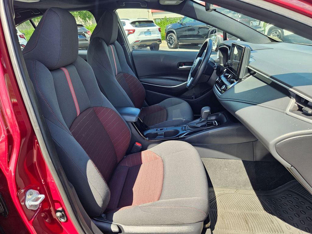 2023 Toyota Corolla SE photo 31