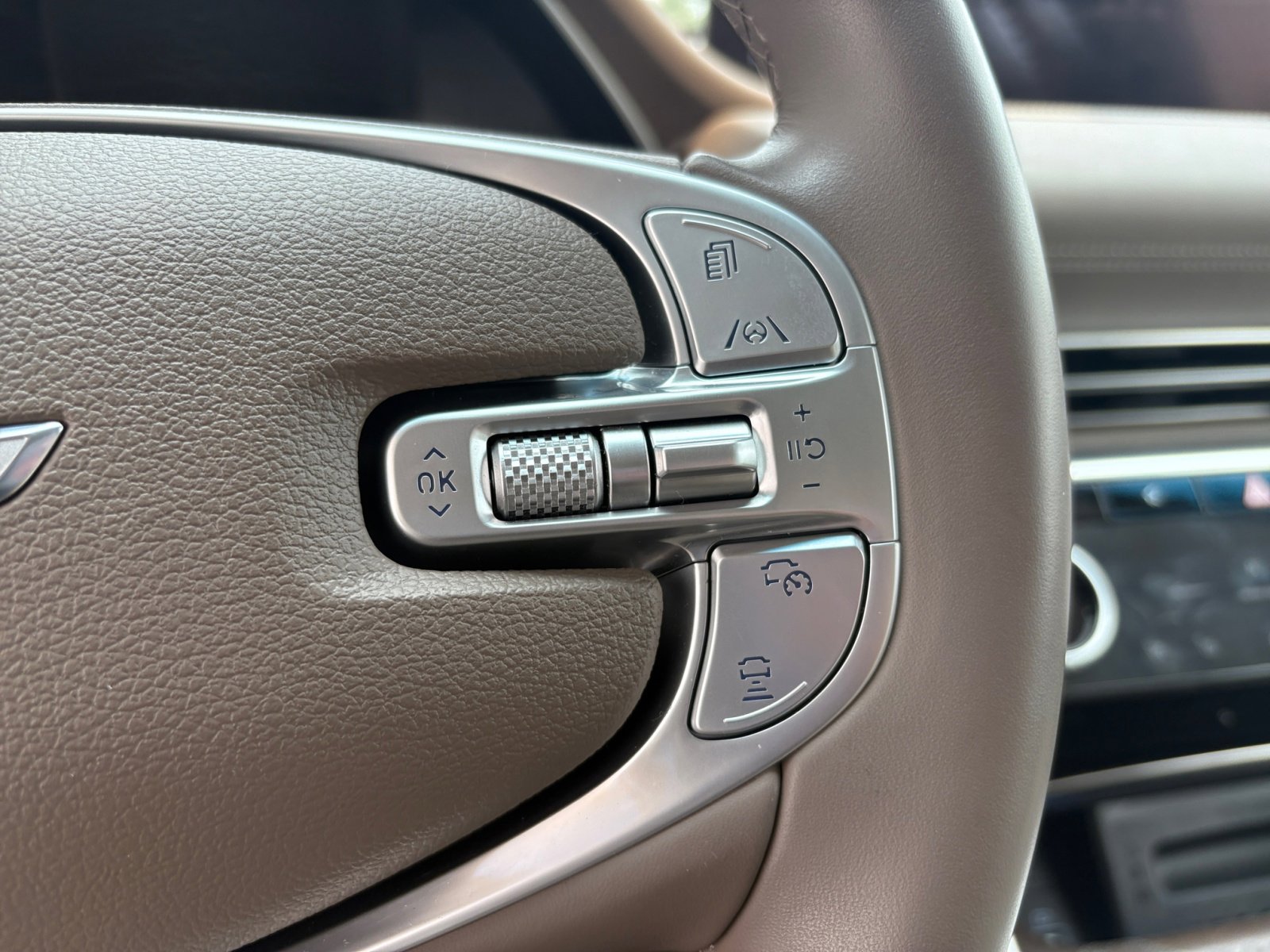 2024 Genesis GV80 3.5T AWD photo 11