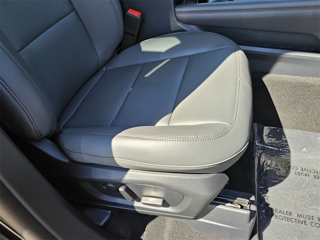 2025 Ford Explorer photo 24