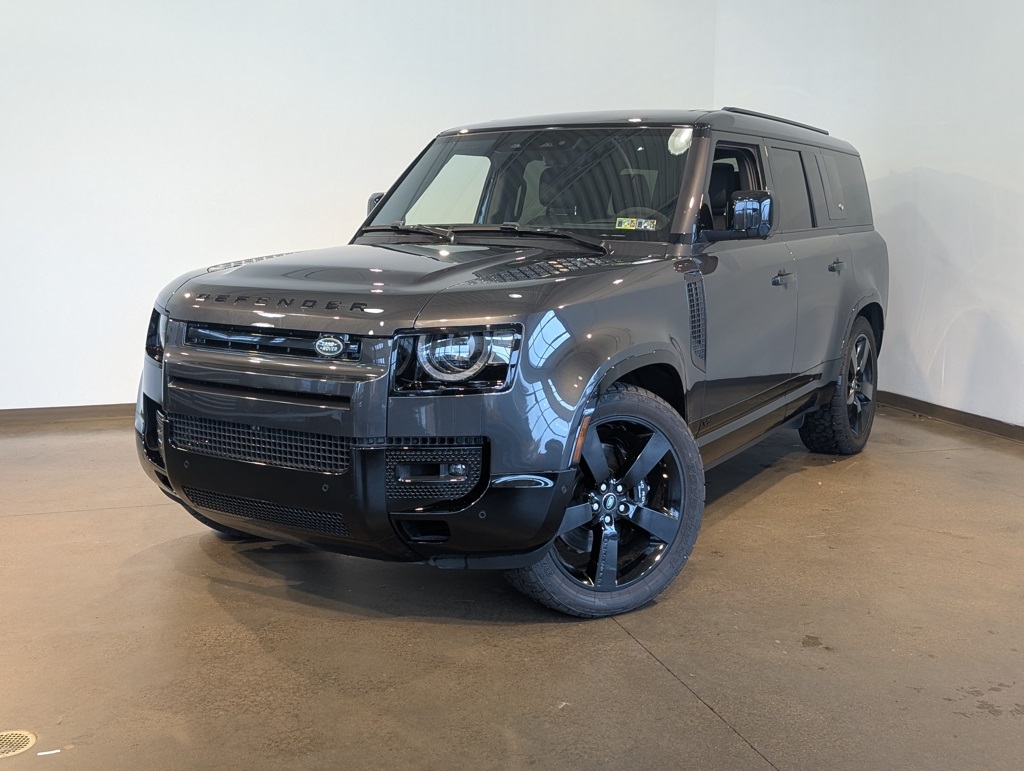 2024 Land Rover Defender V8's photo