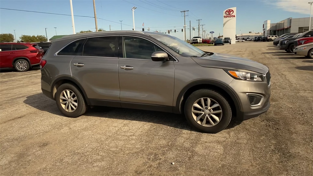 Used 2016 Kia Sorento LX with VIN 5XYPG4A31GG077359 for sale in Chesterton, IN