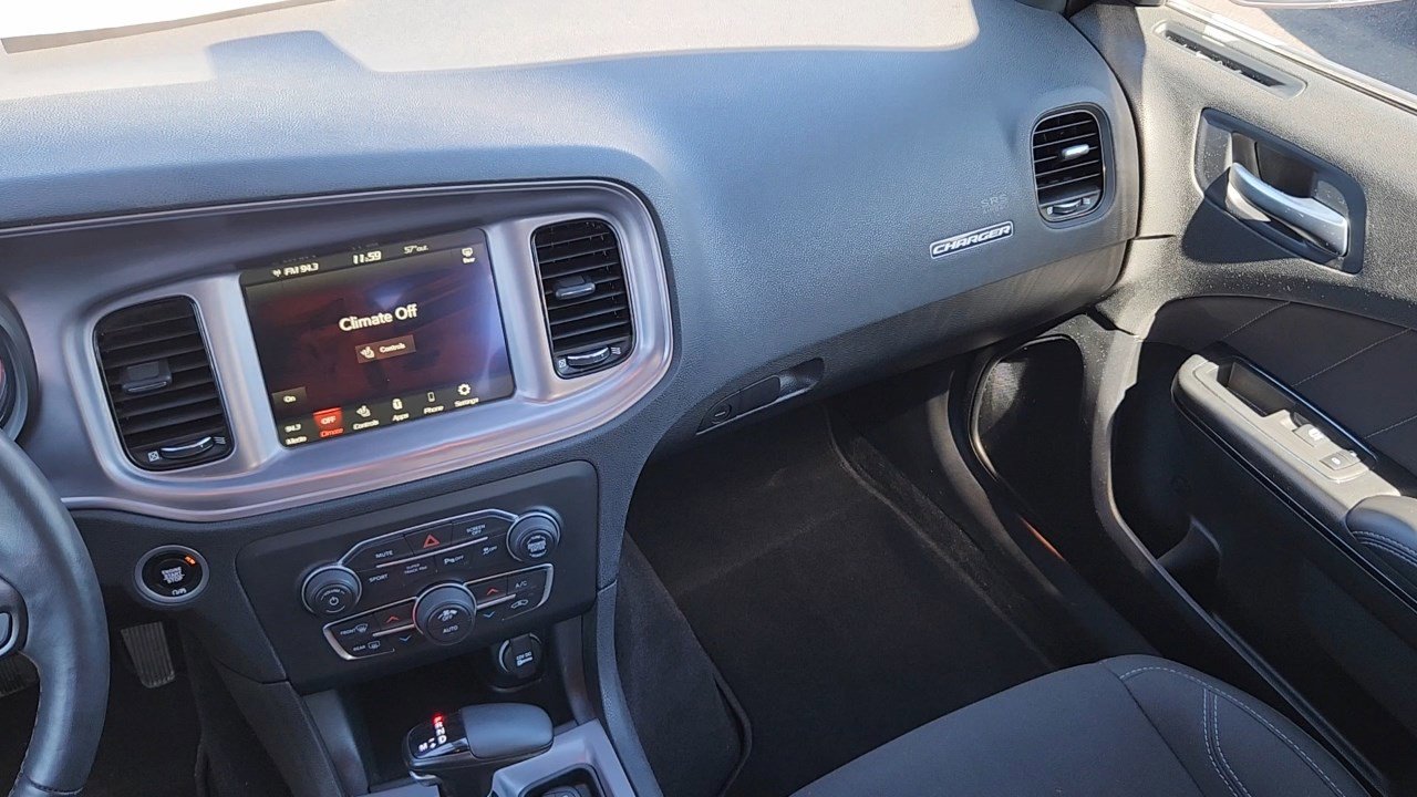 2023 Dodge Charger SXT photo 7