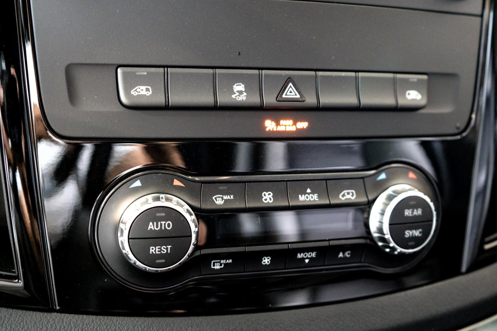 2023 Mercedes Benz Metris Passenger Van photo 23