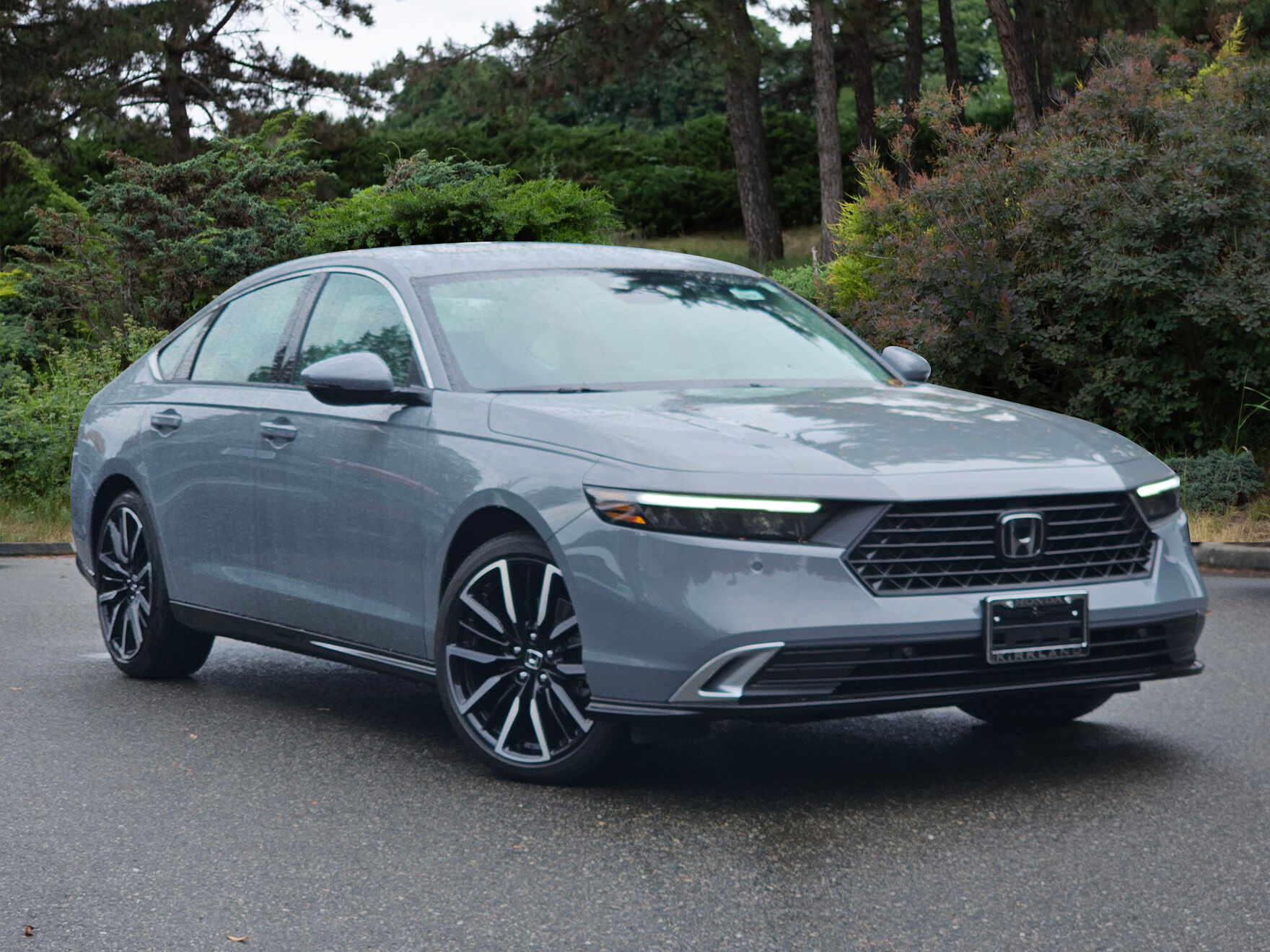 2025 Honda Accord Hybrid Touring's photo