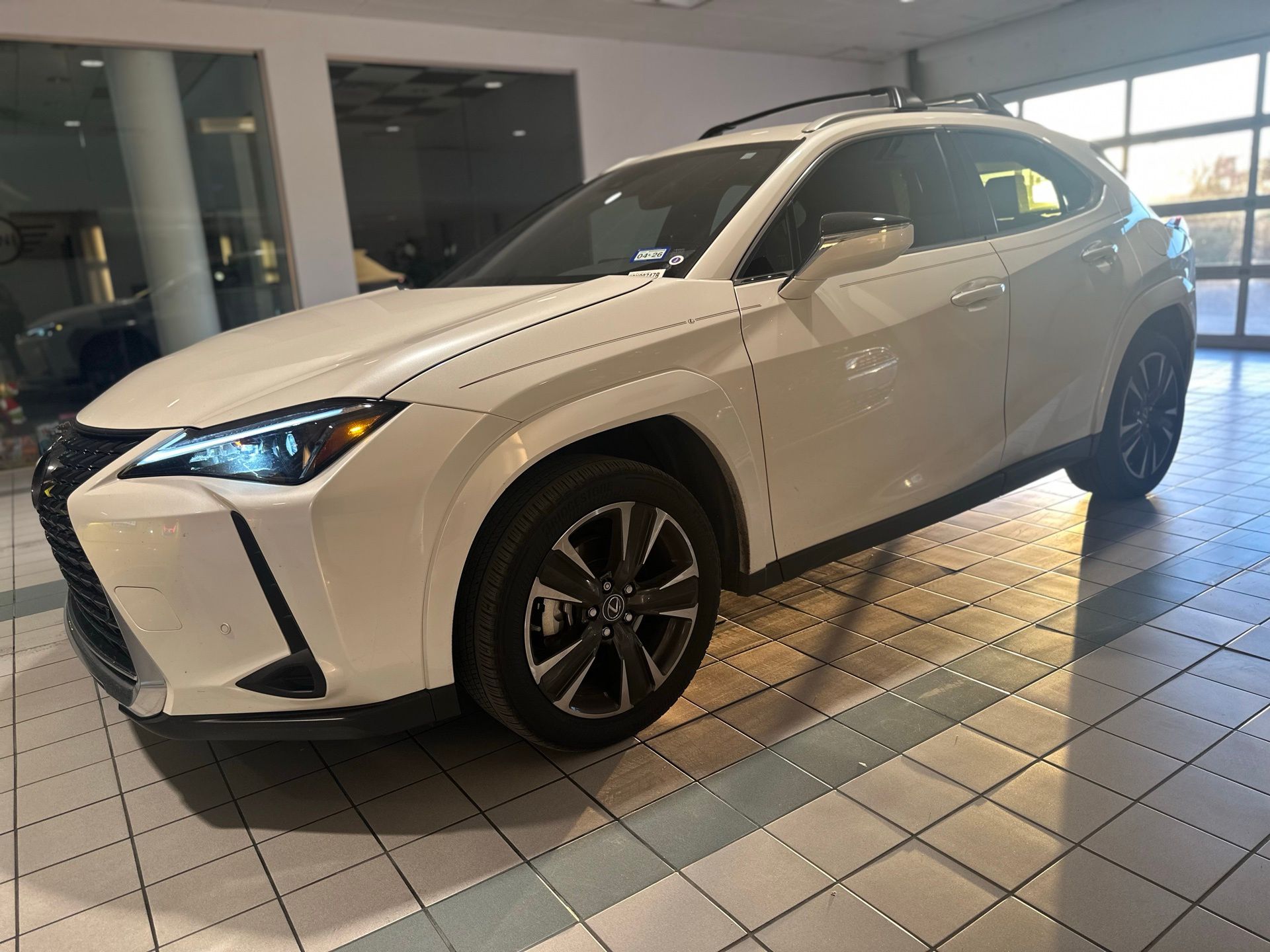 2023 Lexus UX Hybrid 250h Premium's photo