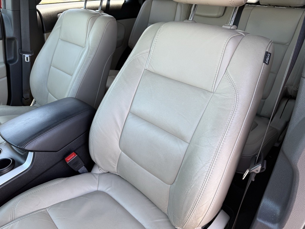 2014 Ford Explorer XLT photo 28