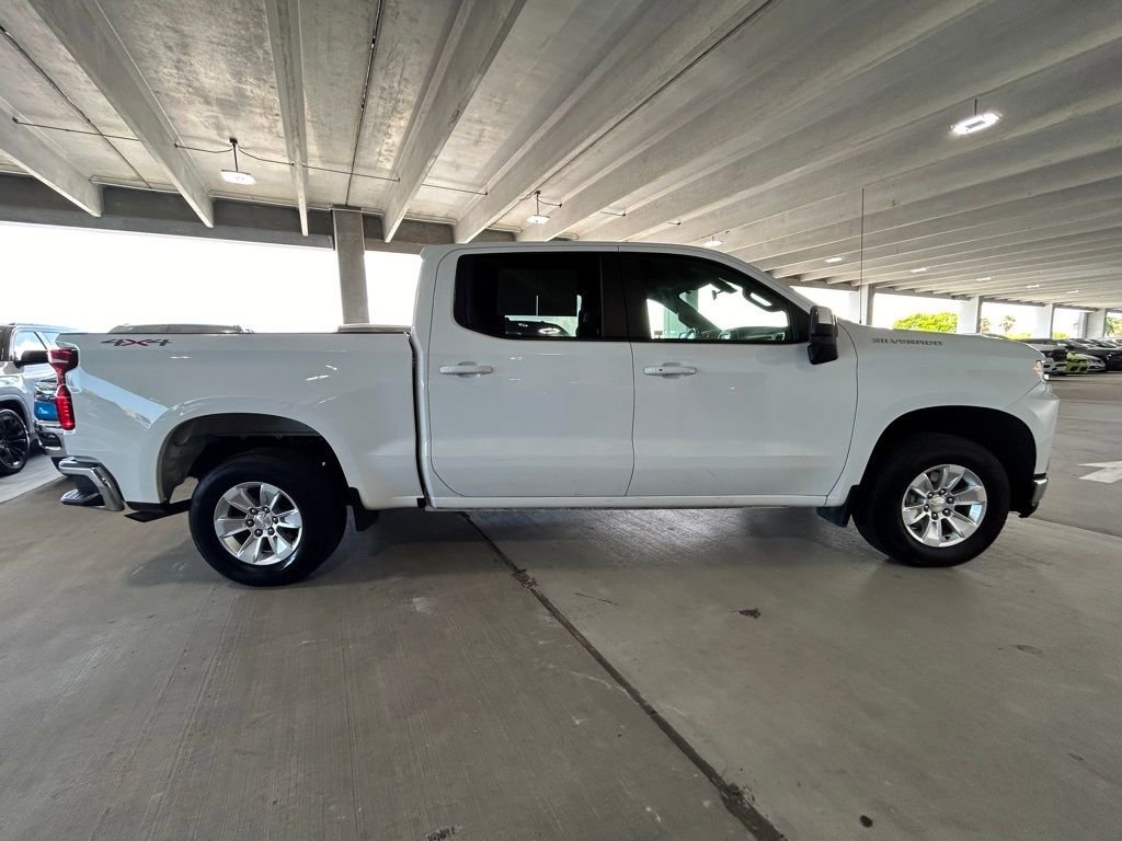 2022 Chevrolet Silverado 1500 LT photo 3
