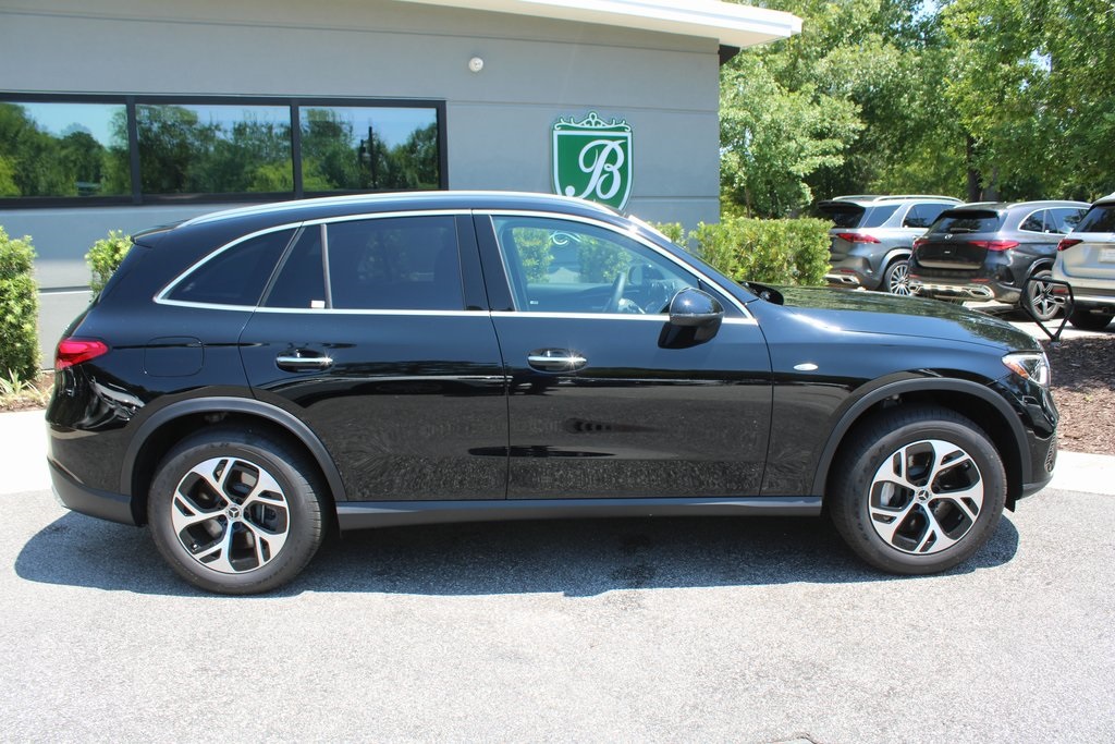 2025 Mercedes Benz GLC 350e 4MATIC photo 2
