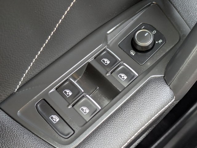 2022 Volkswagen Tiguan SE R-Line Black photo 24